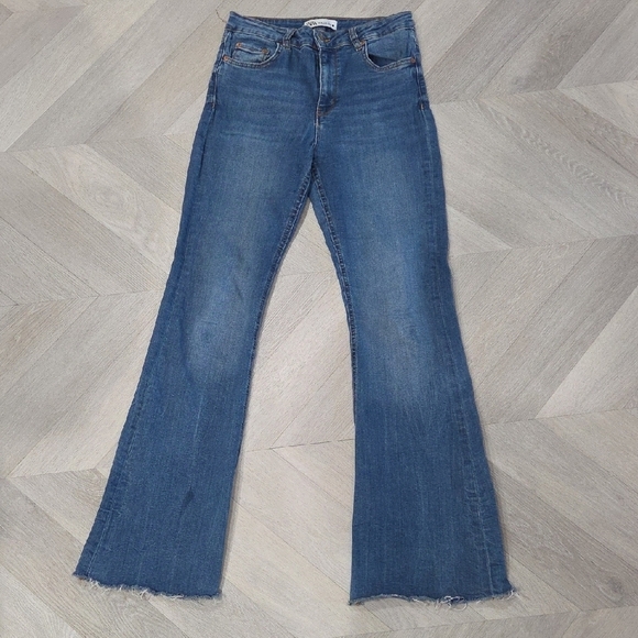 Zara Denim - Zara Kick Flare Raw Hem Jeans, Size 6
